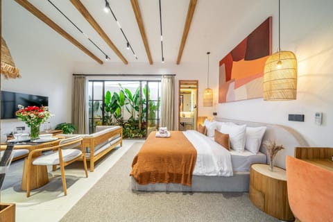 Bed, Living room, Photo of the whole room, Seating area, Bedroom, towels