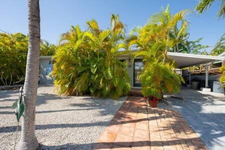 Private & Haven-ly Pool Home On Boating Canal House in Stock Island