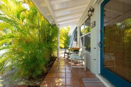 Private & Haven-ly Pool Home On Boating Canal House in Stock Island
