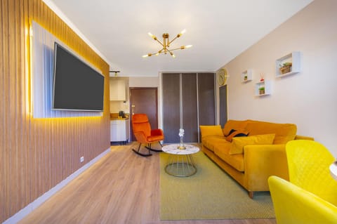 Communal lounge/ TV room, TV and multimedia, Living room, Seating area