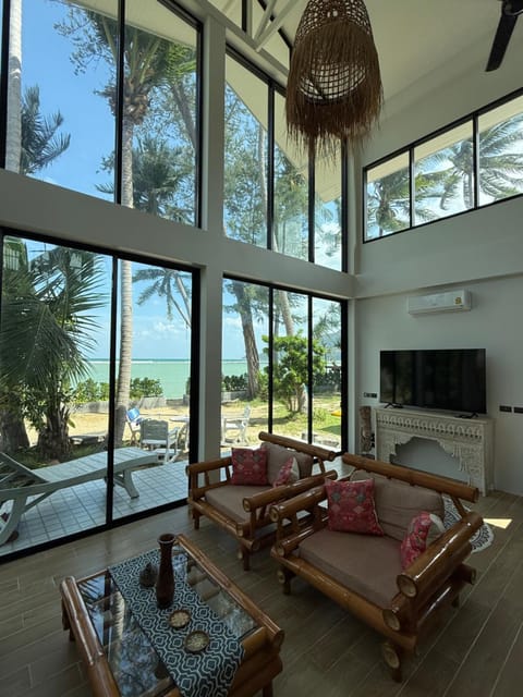Natural landscape, TV and multimedia, View (from property/room), Balcony/Terrace, Seating area, Sea view