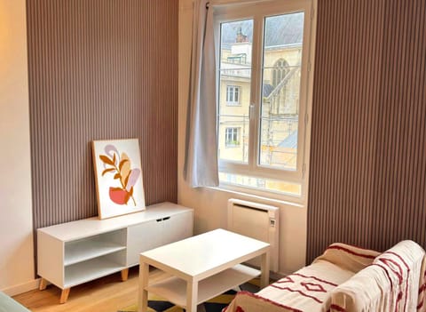 Bed, Living room, Bedroom