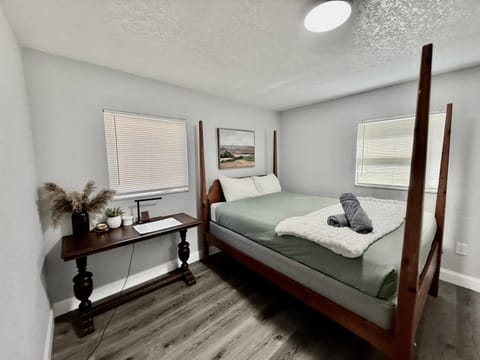 Relaxing 3BR Home Near Orlando Downtown & Parks House in Eatonville