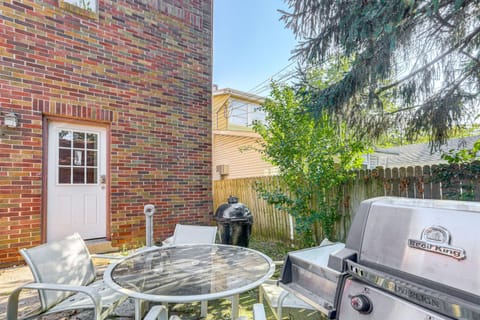 Striking Tudor Revival in Five Points District! Apartment in Toledo