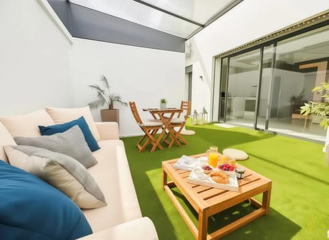 Patio, Balcony/Terrace