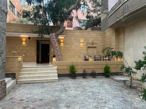 Property building, Facade/entrance, Day