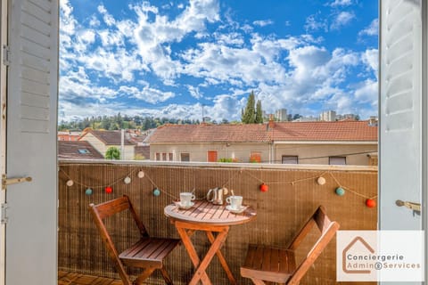Balcony/Terrace, Dining area, furniture
