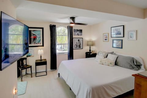 The Golf Cart to Beach Hideaway! House in Indian Rocks Beach