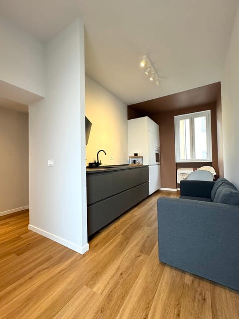 Kitchen or kitchenette, Living room, Seating area