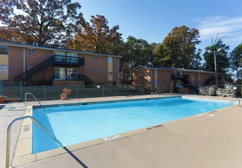 Wyndham Hills Getaway Modern Comfort Awaits Apartment in Forest Park