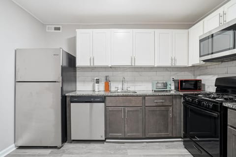 Wyndham Hills Retreat Stylish & Serene Stay Apartment in Forest Park