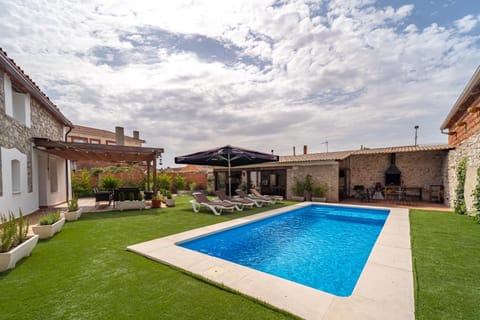 Patio, Day, Garden, Solarium, Balcony/Terrace, Garden view, Pool view, Swimming pool, Swimming pool, Open Air Bath, sunbed