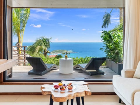 Living room, Pool view