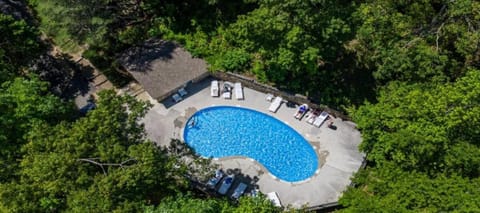 Exclusive Attraction Ticket Prices! Beautiful Views, Hot Tub & Resort Perks! House in Pittman Center