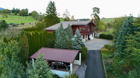 Property building, Natural landscape, Garden, Garden view, Mountain view
