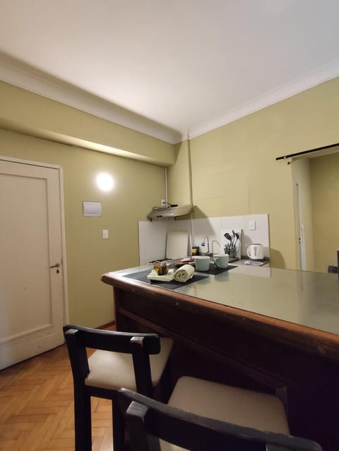 Coffee/tea facilities, Kitchen or kitchenette, Dining area, minibar, stove