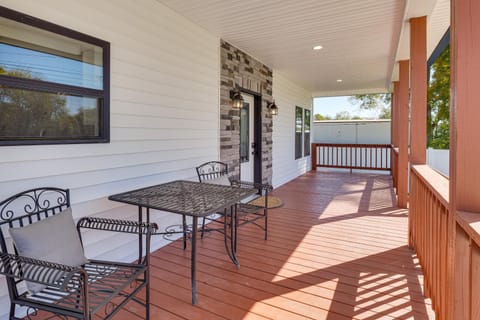 Tullahoma Whiskey Trail Base with Yard and Fire Pit House in Tennessee