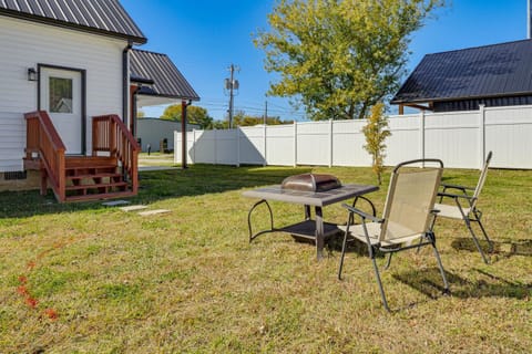 Tullahoma Whiskey Trail Base with Yard and Fire Pit House in Tennessee