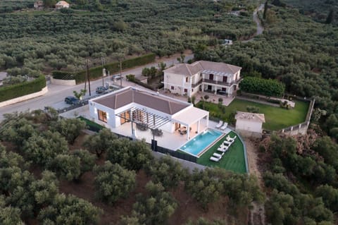 Property building, Day, Neighbourhood, Natural landscape, Bird's eye view, Pool view, Street view, Swimming pool, sunbed