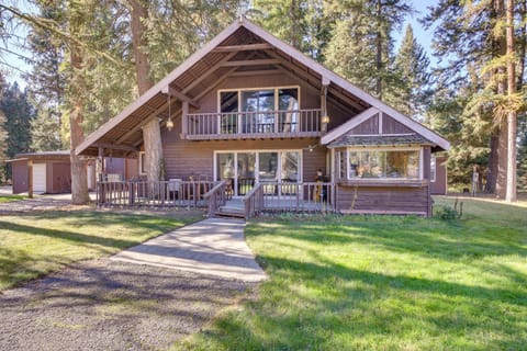 1 Mi to Dtwn Libby Peaceful Home with Creek Access! House in Libby