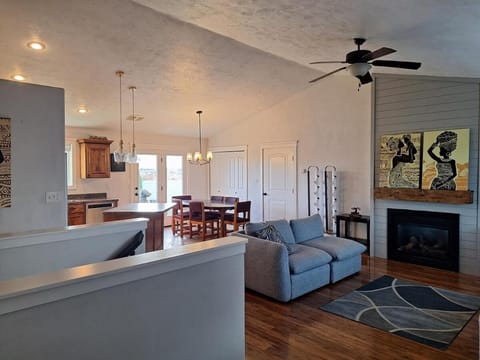 Cozy Family Getaway Near Snake River & Downtown House in Idaho Falls