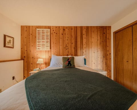 Sans Souci 1 3 Bedroom Ski In Ski Out Retreat House in Whitefish