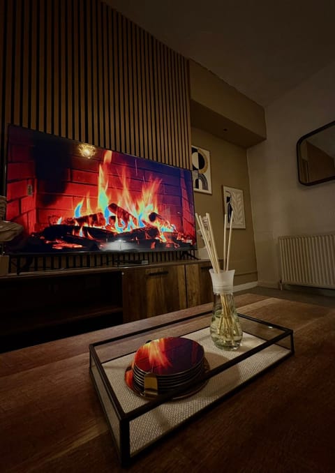 Cozy corner-Sleeps 8 guest Entire house Glasgow very central Apartment in Glasgow