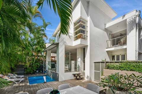 Property building, Pool view