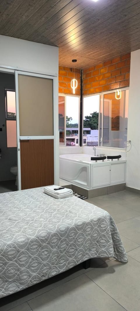 Hot Tub, Bedroom