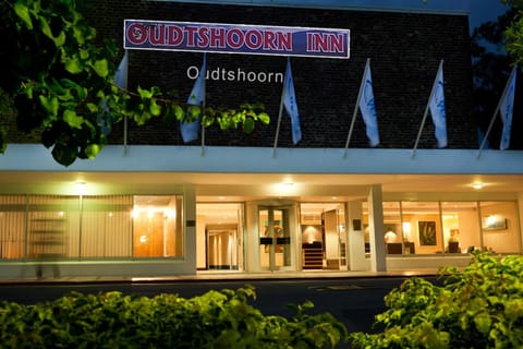 Facade/entrance, Night