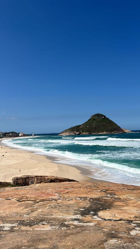 100 meters from the Macumba beach, surf trip Apartment in Rio de Janeiro