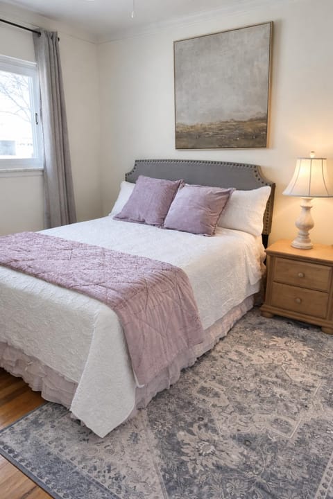 Charming Getaway Make Memories Villa in Sterling Heights