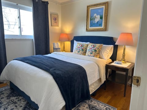 Charming Getaway Make Memories Villa in Sterling Heights