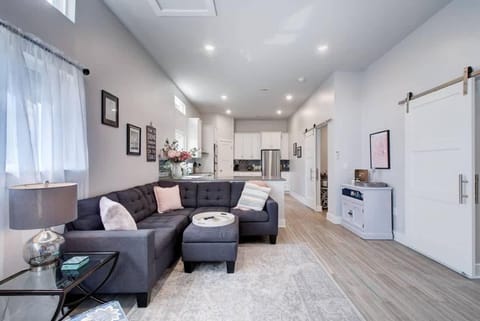 Modern Adorable Arboretum bungalow House in Austin