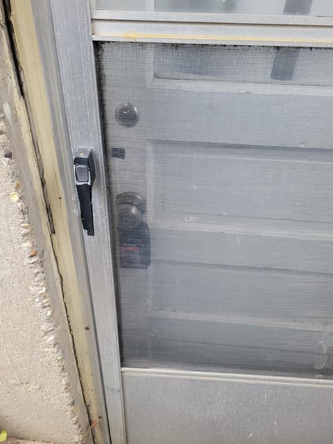 Garden Apartment Near Northwestern Apartment in Evanston