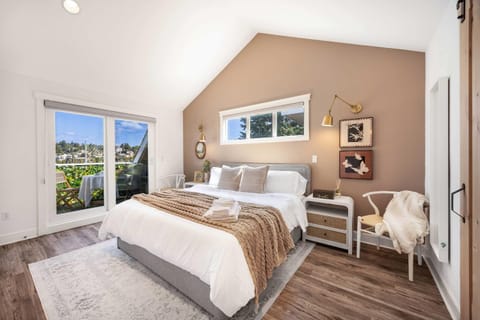 Queen Anne 3BR Walk to SPU & Fremont Market House in Queen Anne