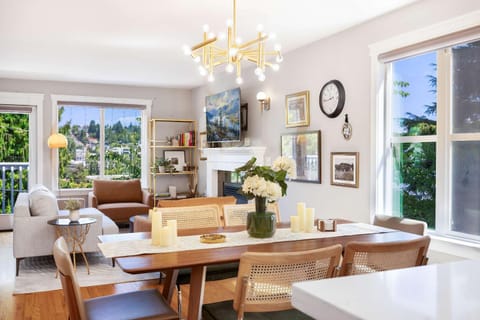 Queen Anne 3BR Walk to SPU & Fremont Market House in Queen Anne