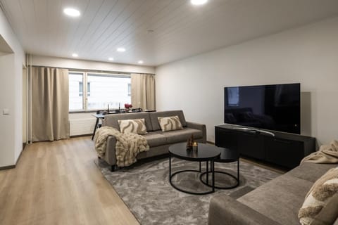 Communal lounge/ TV room, TV and multimedia, Living room, Seating area