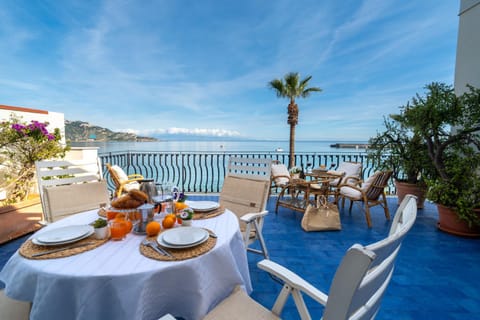 Day, View (from property/room), Balcony/Terrace, Dining area, Sea view