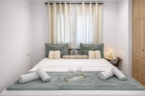 Bed, Bedroom, locker, towels, towels, wardrobe, air conditioner