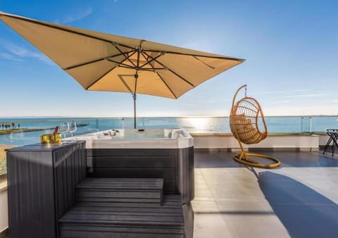 Day, Hot Tub, View (from property/room), Balcony/Terrace, Beach, Sea view, sunbed