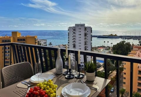 Day, View (from property/room), Balcony/Terrace, Decorative detail, Dining area, City view, Sea view, Family