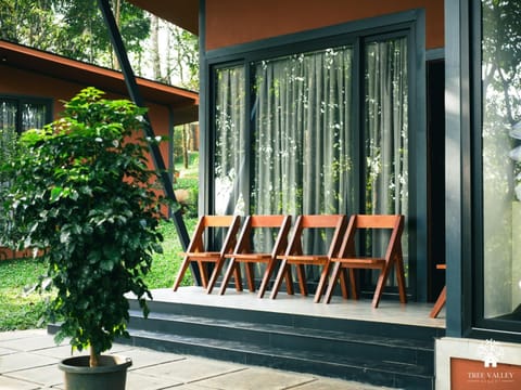 Property building, Garden, View (from property/room), Balcony/Terrace