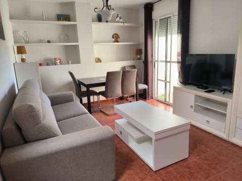 TV and multimedia, Living room, Seating area, Evening entertainment