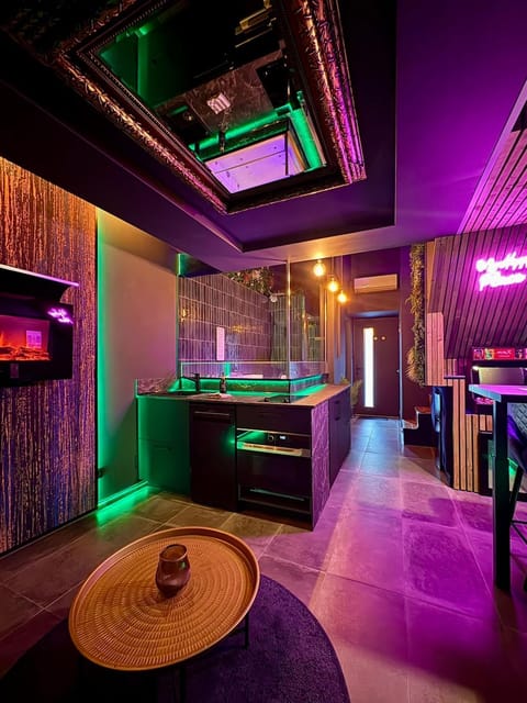 Communal lounge/ TV room, Kitchen or kitchenette, Evening entertainment