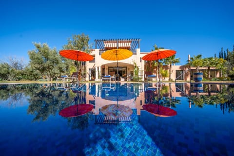 Property building, Swimming pool, Breakfast