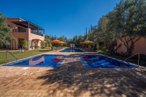 Property building, Swimming pool, Breakfast