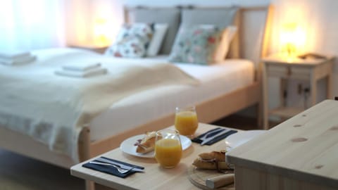 Food and drinks, Bedroom