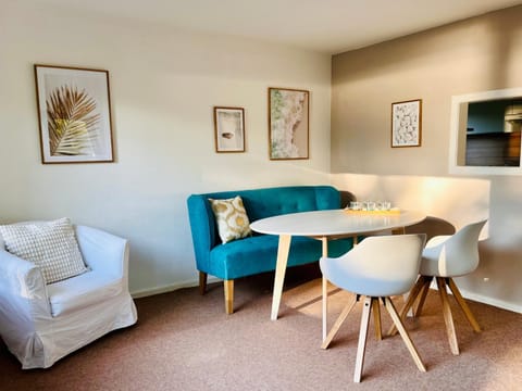 Living room, Photo of the whole room