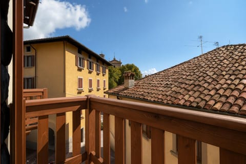 Property building, Day, View (from property/room), Balcony/Terrace